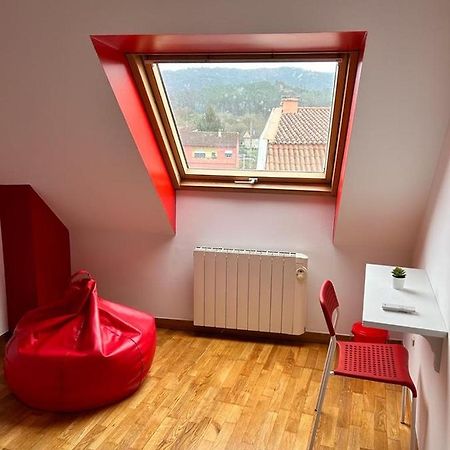Acogedor Apartamento Atico En El Centro De O Porriño Zewnętrze zdjęcie